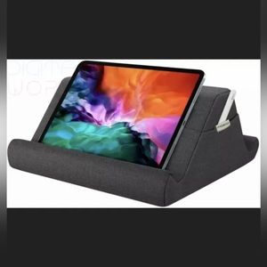 MoKo Tablet Stand Pillow, iPad Pillow with Two-angle Soft Space Gray